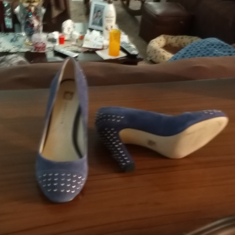 Shoes - Picture 2 of 2